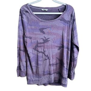 Aritzia TNA Del Mar Camouflage Purple Tones Long Sleeve Top Size M Tee Boho Camo